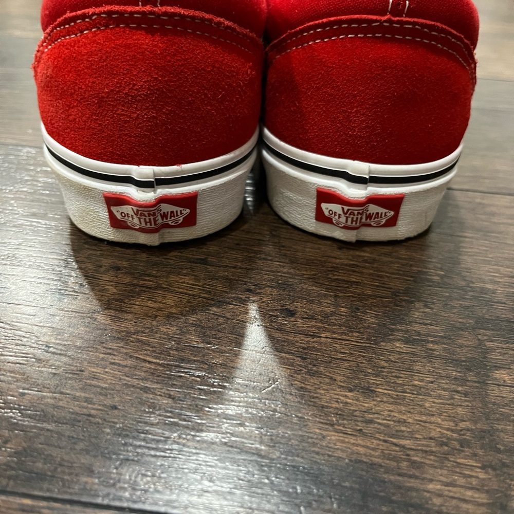 Vans - Picture 2 of 5